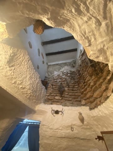 5 bedroom Cave House for sale in Benamaurel - € 90,000 (Ref: 9100007)