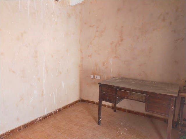 6 soveværelse Byhus til salg i Urracal - € 79.950 (Ref: 9131902)