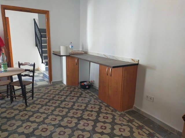 6 soveværelse Byhus til salg i Urrácal - € 79.950 (Ref: 9131902)