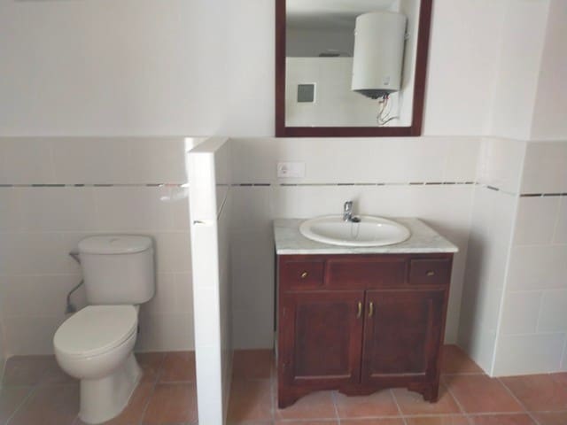 6 soveværelse Byhus til salg i Urrácal - € 79.950 (Ref: 9131902)