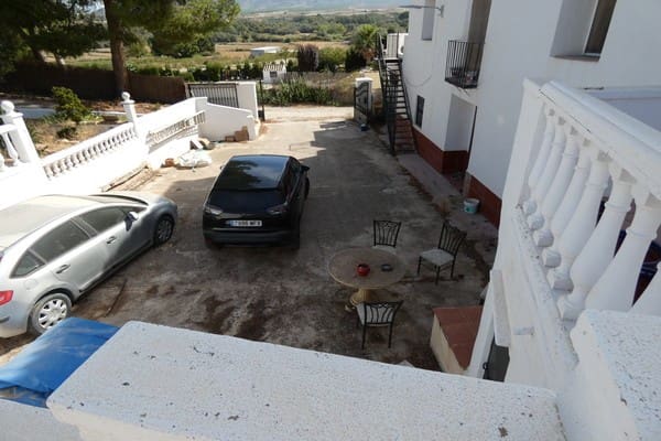 6 soverom Hotell til salgs i El Margen med svømmebasseng - € 180 000 (Ref: 9221593)