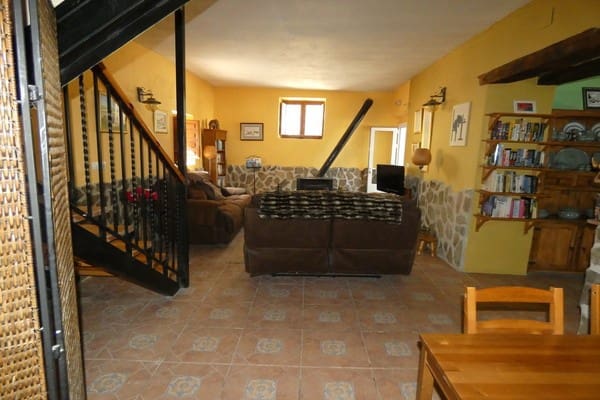 6 bedroom Hotel for sale in El Margen, Cúllar with pool - € 180,000 (Ref: 9221593)