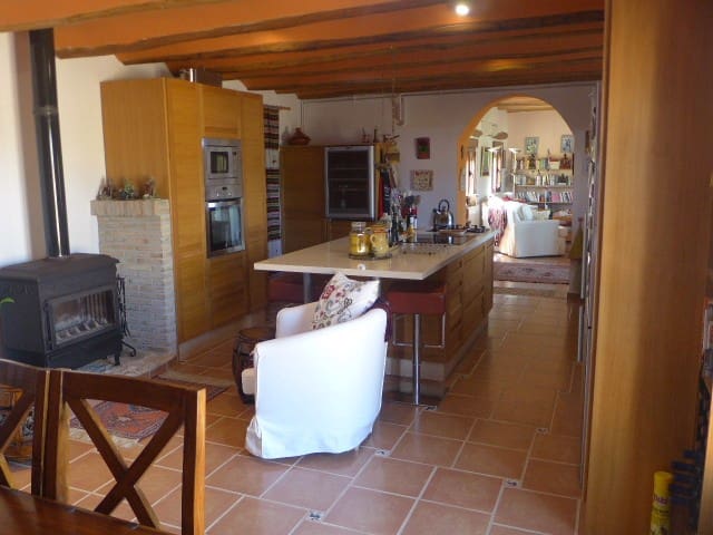 4 soveværelse Finca/Landehus til salg i El Margen med swimmingpool - € 295.000 (Ref: 9239302)