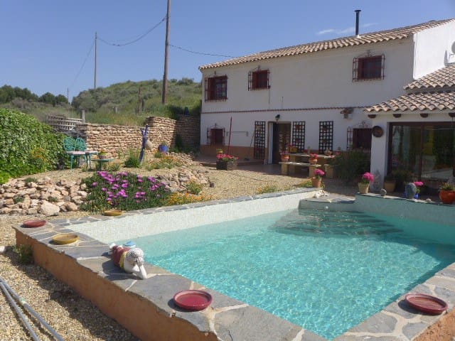 4 soveværelse Finca/Landehus til salg i El Margen med swimmingpool - € 295.000 (Ref: 9239302)