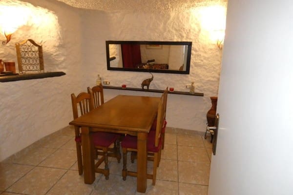 7 soveværelse Hulehus til salg i Castillejar - € 149.950 (Ref: 9240659)