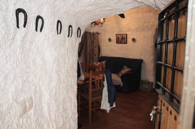 4 bedroom Cave House for sale in Cortes de Baza - € 89,995 (Ref: 9283013)