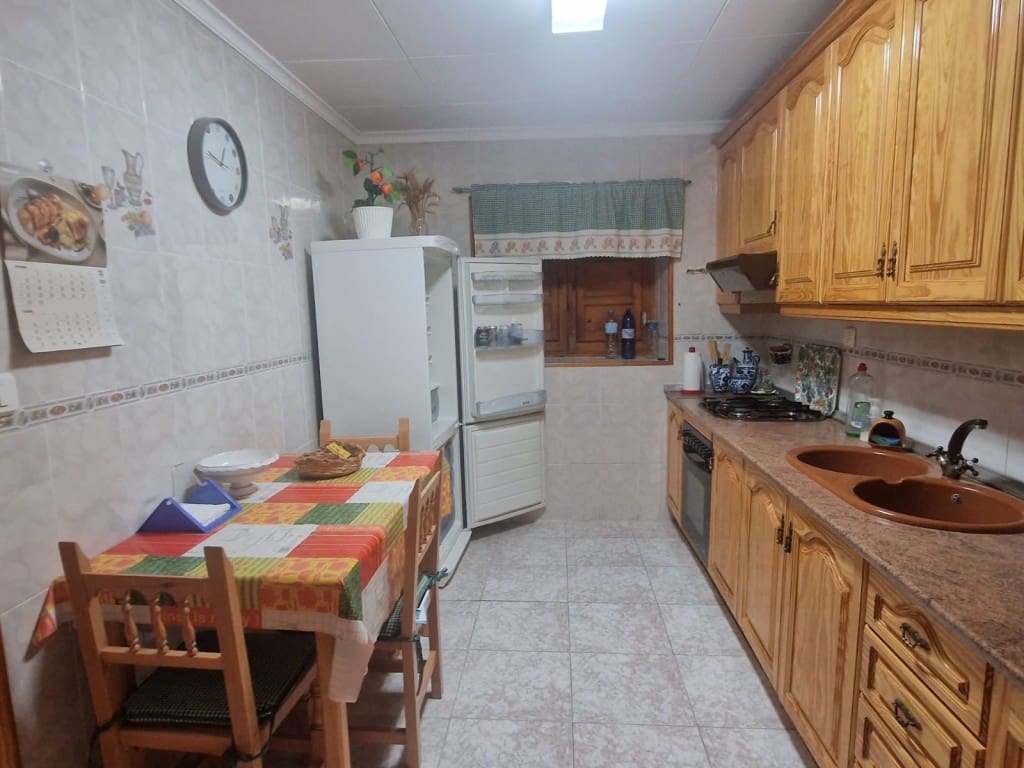 4 soveværelse Byhus til salg i Galera - € 75.000 (Ref: 9378259)