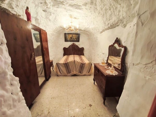 3 soveværelse Hulehus til salg i Baza - € 42.000 (Ref: 9390085)