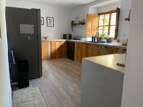 7 bedroom Commercial for sale in Huéscar - € 599,000 (Ref: 9426194)