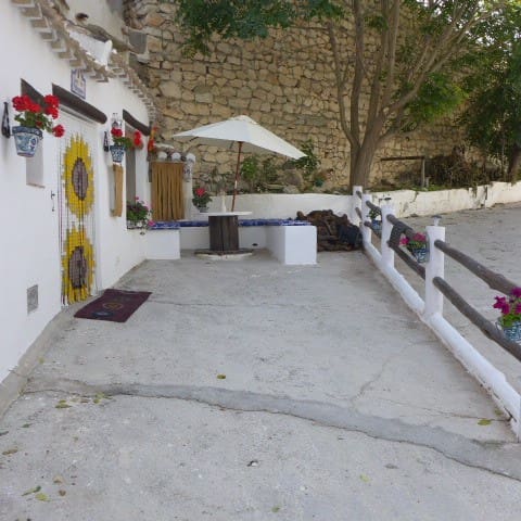 3 soveværelse Hulehus til salg i Galera - € 80.000 (Ref: 9428950)