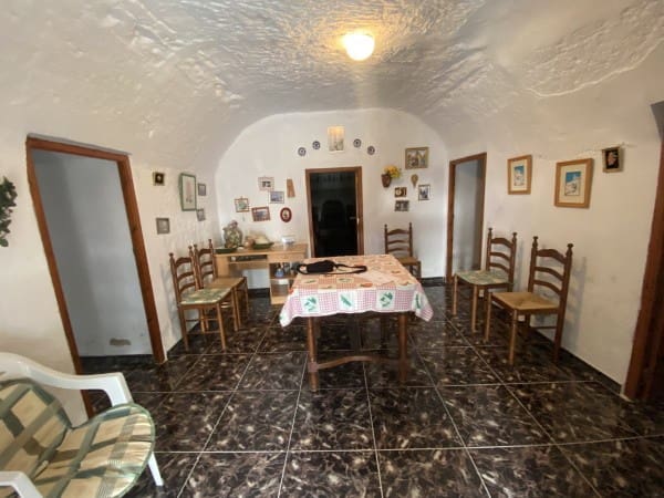 Casa Cueva de 10 habitaciones en Benamaurel en venta - 257.500 € (Ref: 9510033)