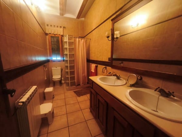 5 slaapkamer Finca/Landhuis te koop in Quesada met zwembad - € 284.000 (Ref: 9525073)