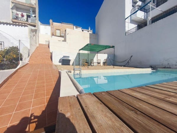 5 soveværelse Byhus til salg i Hinojares med swimmingpool - € 93.000 (Ref: 9525075)