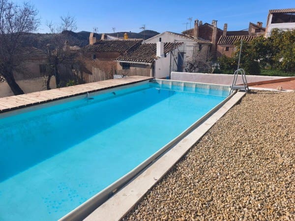 5 soveværelse Byhus til salg i Hinojares med swimmingpool - € 93.000 (Ref: 9525075)