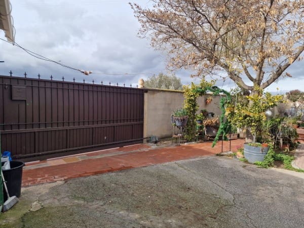 Chalet de 4 habitaciones en Cúllar en venta - 329.600 € (Ref: 9562185)