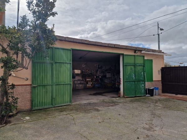 Chalet de 4 habitaciones en Cúllar en venta - 329.600 € (Ref: 9562185)