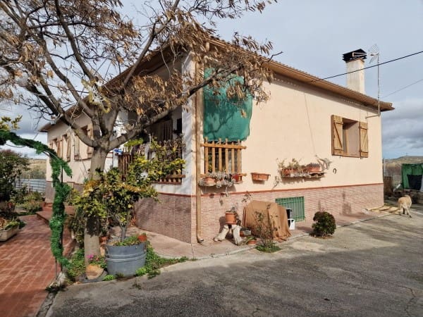 Chalet de 4 habitaciones en Cúllar en venta - 329.600 € (Ref: 9562185)