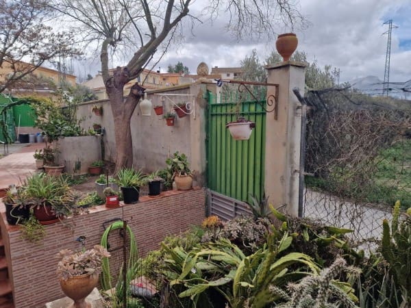 Chalet de 4 habitaciones en Cúllar en venta - 329.600 € (Ref: 9562185)