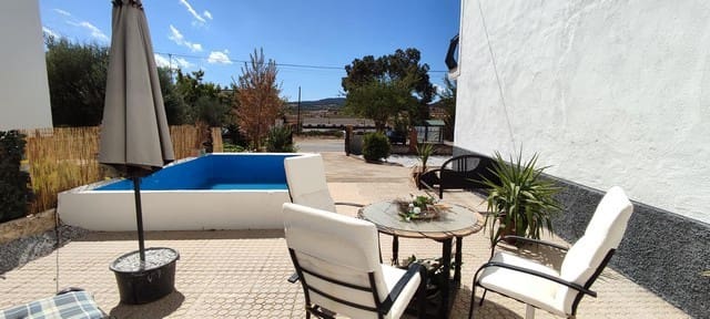 5 bedroom Semi-detached Villa for sale in Las Vertientes with pool - € 149,000 (Ref: 9618442)