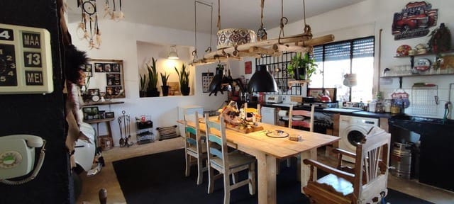 5 bedroom Semi-detached Villa for sale in Las Vertientes, Cúllar with pool - € 149,000 (Ref: 9618442)