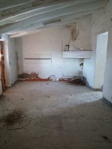 5 bedroom Finca/Country House for sale in Serón - € 35,000 (Ref: 9628125)