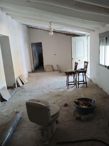 5 bedroom Finca/Country House for sale in Serón - € 35,000 (Ref: 9628125)