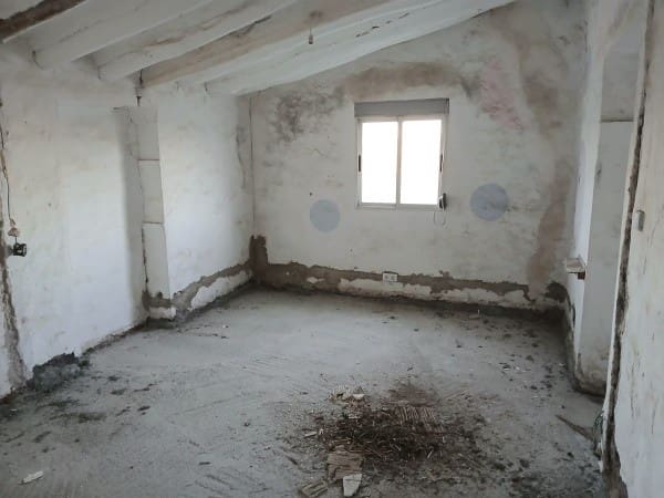 5 bedroom Finca/Country House for sale in Serón - € 35,000 (Ref: 9628125)