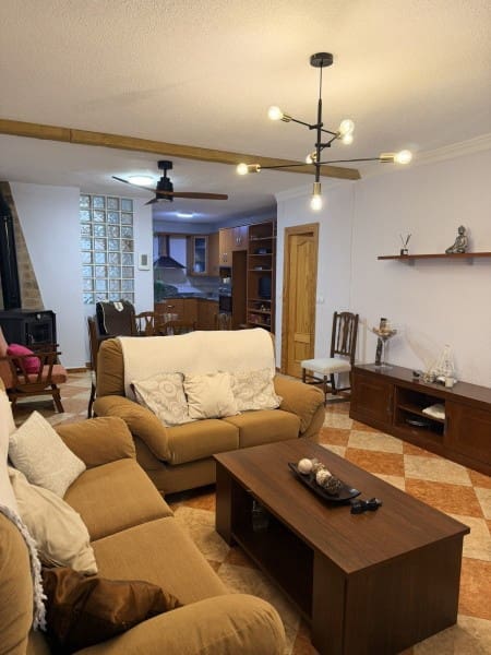 3 bedroom Semi-detached Villa for sale in Benamaurel - € 95,000 (Ref: 9685983)