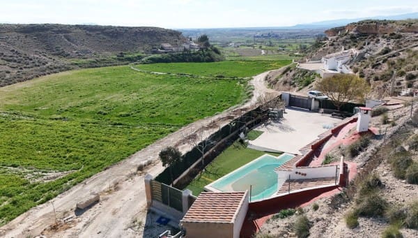 4 soveværelse Hulehus til salg i Galera med swimmingpool - € 210.000 (Ref: 9733746)