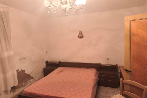 3 bedroom Cave House for sale in Benamaurel - € 55,000 (Ref: 9733747)