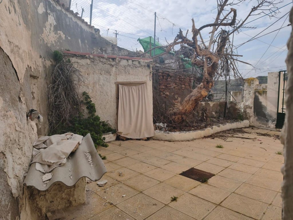 3 bedroom Cave House for sale in Benamaurel - € 55,000 (Ref: 9733747)