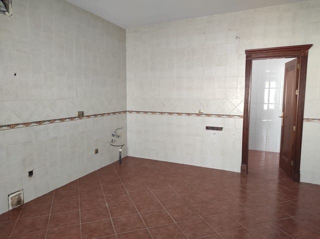 10 sypialnia Willa na sprzedaż w Cela - 625 000 € (Ref: 9765118)