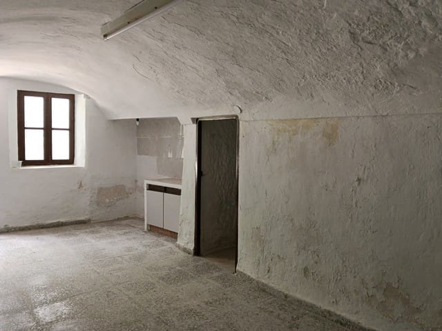 5 slaapkamer Finca/Landhuis te koop in Benamaurel met zwembad - € 210.000 (Ref: 9772494)