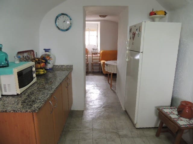 Casa Cueva de 5 habitaciones en Castilléjar en venta - 79.950 € (Ref: 9802781)