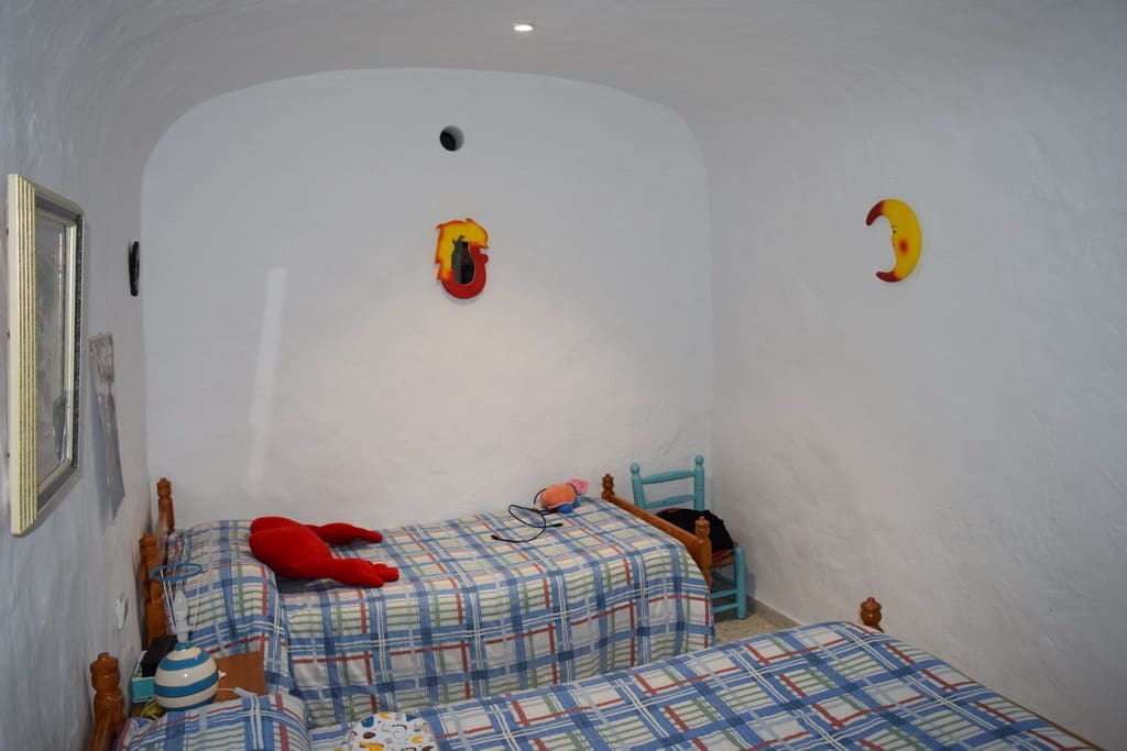 4 soveværelse Hulehus til salg i Cuevas del Campo - € 161.000 (Ref: 9821017)