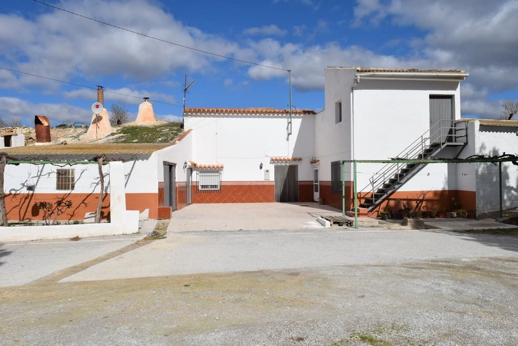 4 soveværelse Hulehus til salg i Cuevas del Campo - € 161.000 (Ref: 9821017)