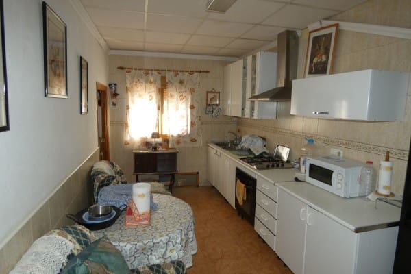6 bedroom Cave House for sale in Cortes de Baza - € 66,000 (Ref: 9824255)