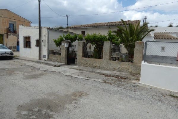 6 bedroom Cave House for sale in Cortes de Baza - € 66,000 (Ref: 9824255)