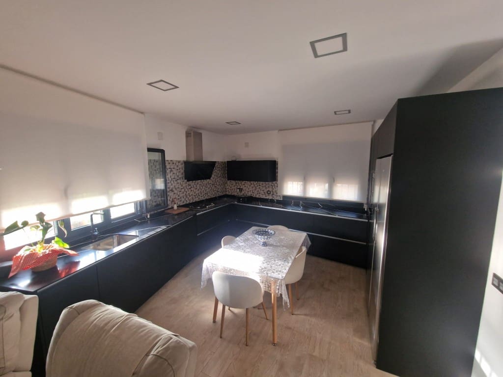 3 bedroom Cave House for sale in Castillejar - € 135,000 (Ref: 9833007)