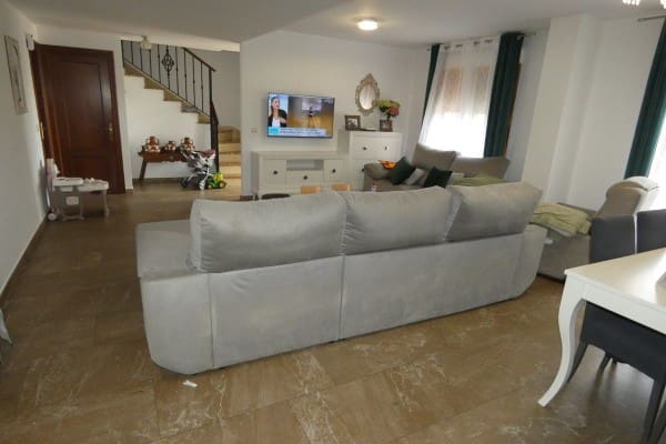 7 soverom Kjedet enebolig til salgs i Almontaras med svømmebasseng - € 195 000 (Ref: 9848202)
