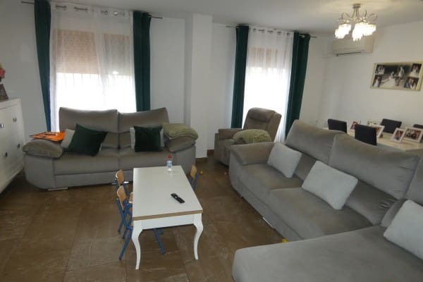 7 soverom Kjedet enebolig til salgs i Almontaras, Castril med svømmebasseng - € 195 000 (Ref: 9848202)