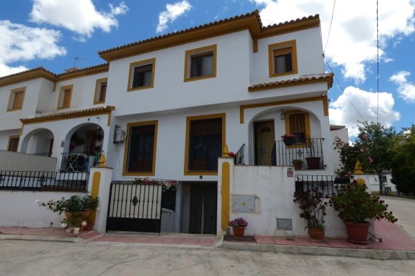 7 soverom Kjedet enebolig til salgs i Almontaras, Castril med svømmebasseng - € 195 000 (Ref: 9848202)