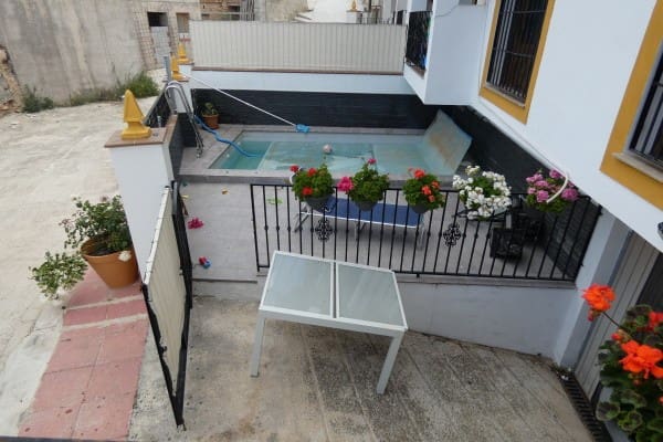 7 soverom Kjedet enebolig til salgs i Almontaras, Castril med svømmebasseng - € 195 000 (Ref: 9848202)