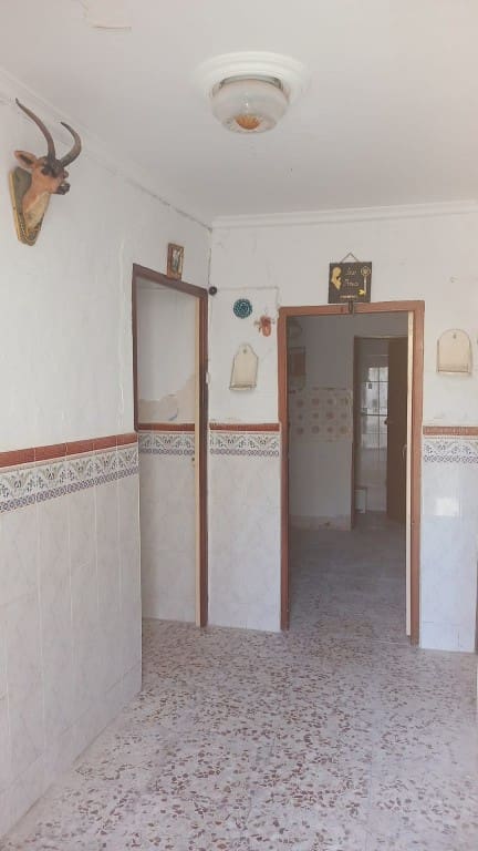 4 slaapkamer Huis te koop in Larva - € 43.950 (Ref: 9850472)