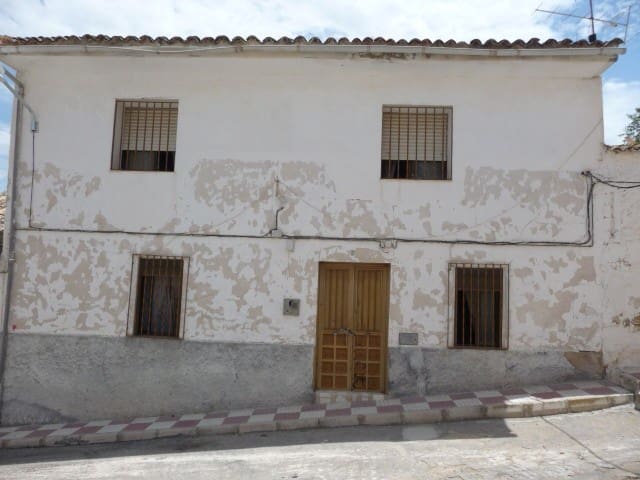 4 slaapkamer Huis te koop in Larva - € 43.950 (Ref: 9850472)