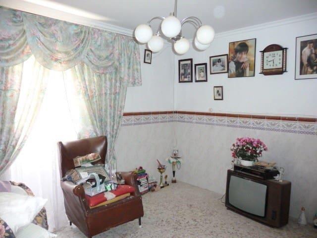 4 slaapkamer Huis te koop in Larva - € 43.950 (Ref: 9850472)