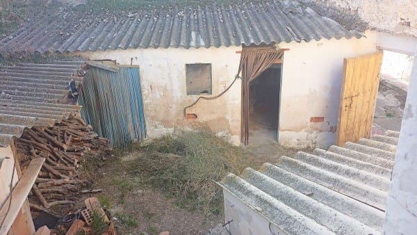 4 slaapkamer Huis te koop in Larva - € 43.950 (Ref: 9850472)