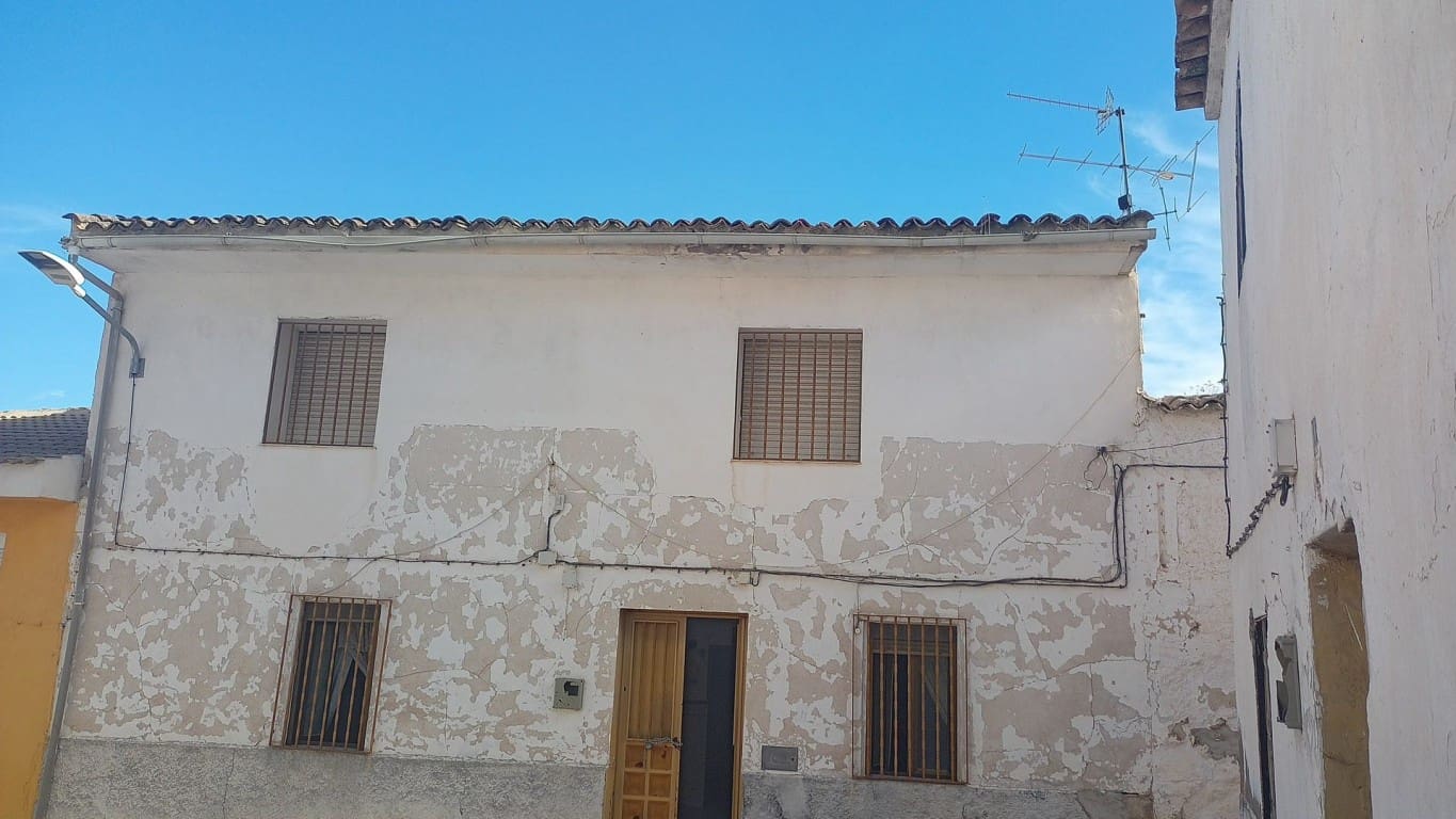 4 slaapkamer Huis te koop in Larva - € 43.950 (Ref: 9850472)