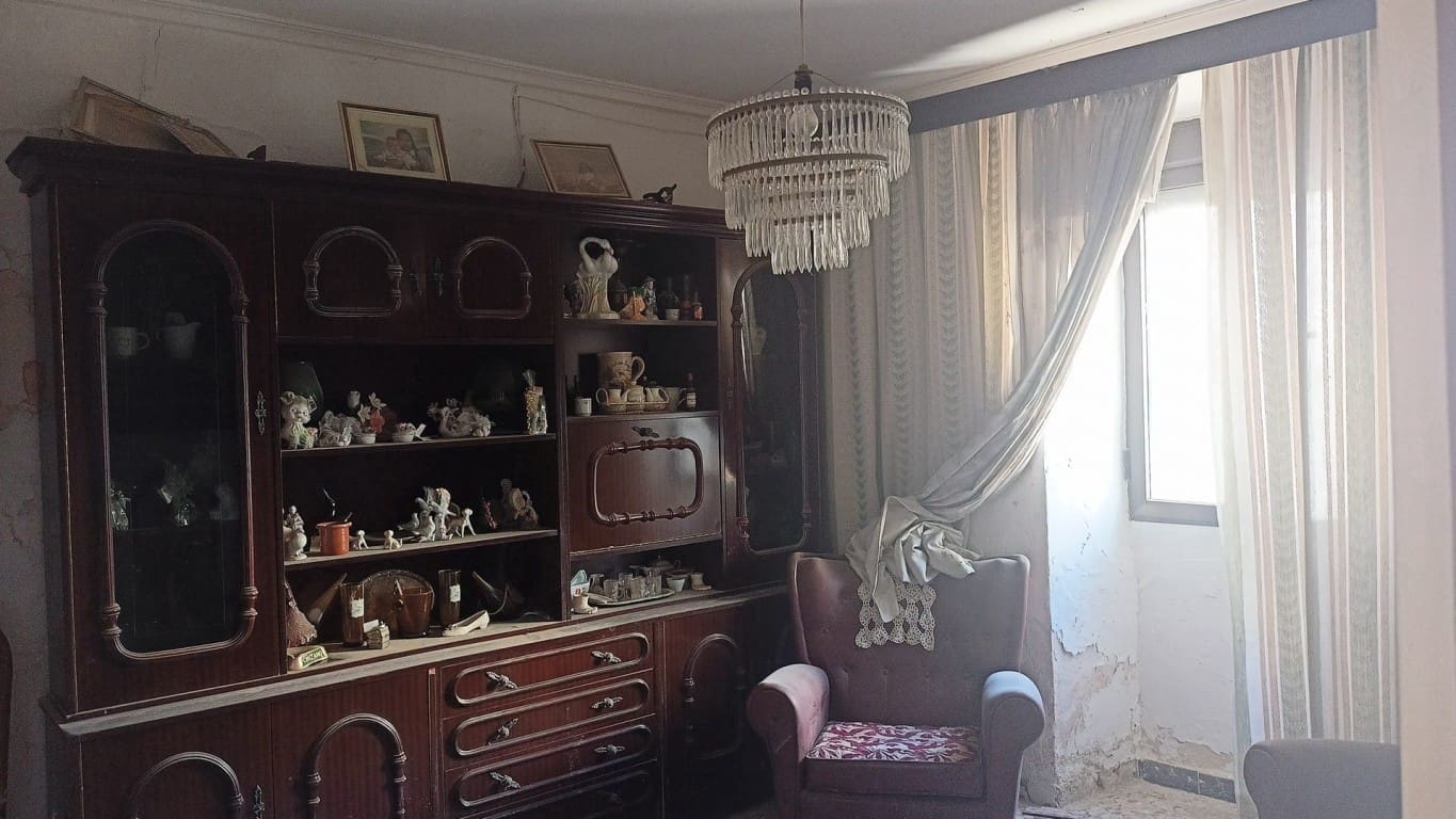 4 slaapkamer Huis te koop in Larva - € 43.950 (Ref: 9850472)