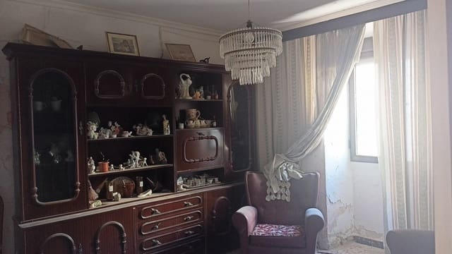 4 slaapkamer Huis te koop in Larva - € 43.950 (Ref: 9850472)